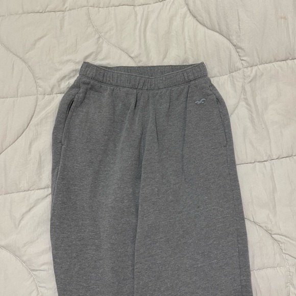 Hollister wide leg sweatpants - Picture 2 of 3